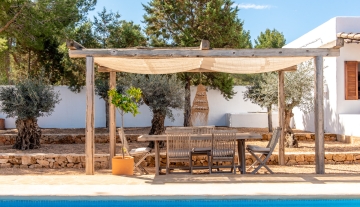 Resa estates Ibiza for sale te koop villa port des torrent zwembad pool and terrace area.jpg